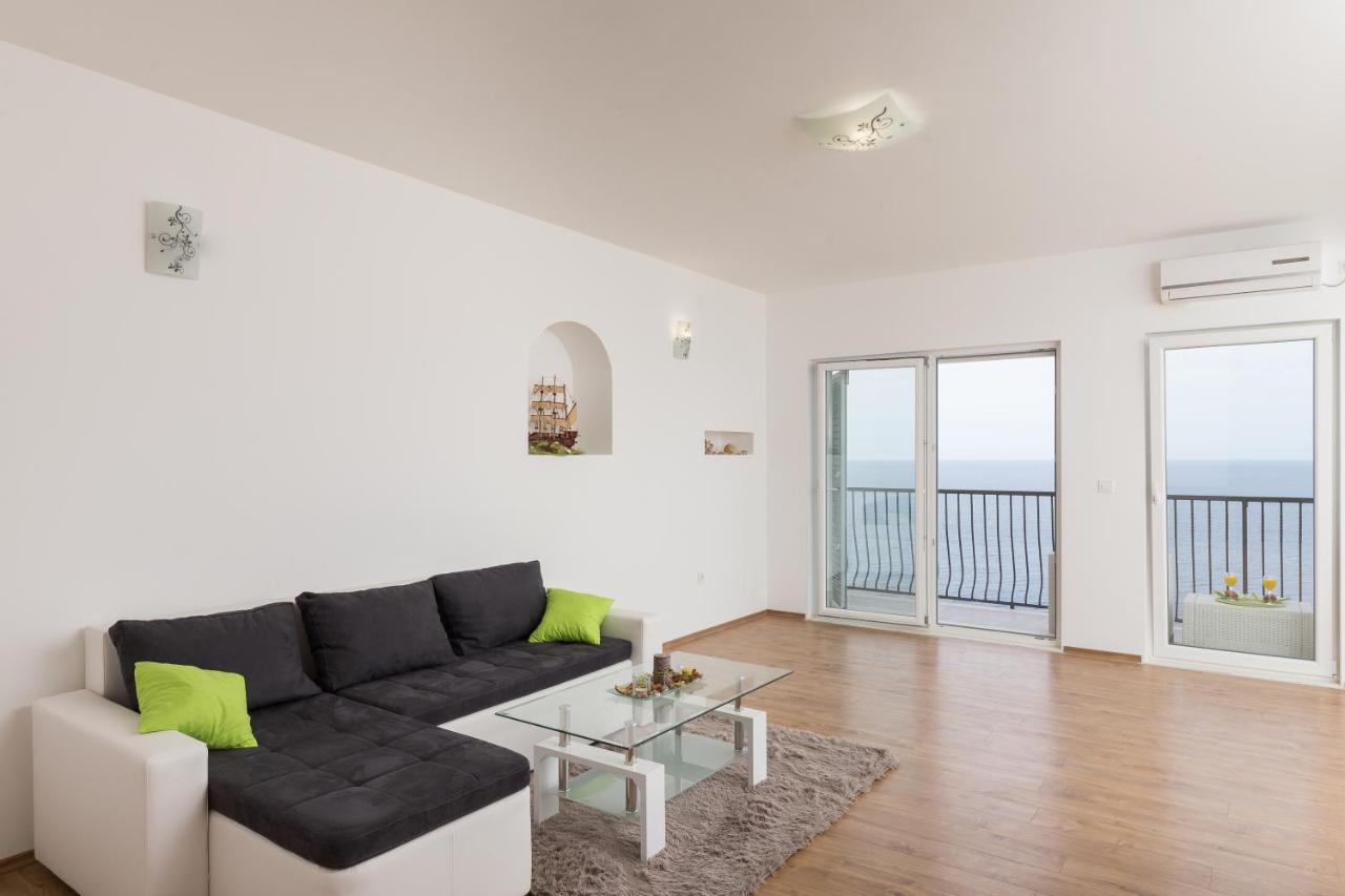Apartment Manuela ซัฟทัท ภายนอก รูปภาพ